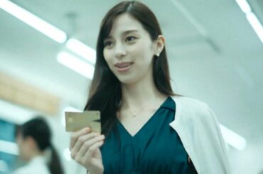 中条あやみはコンビニに時々来るキレイなお姉さん！／鈴木京香、飯塚悟志、古川琴音、石橋静河 三井住友カード新CM 北海道版「近くのコンビニ」篇
