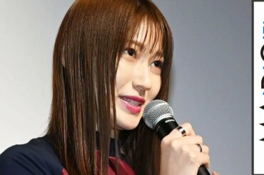 大野いと、シックな配色のミモレ丈ワンピ　足首ちら見せ＆メッシュパンプスで抜け感も