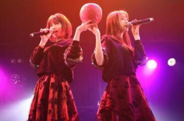 赤の流星、新しい挑戦のワンマン開催！ 上西星来×脇あかりの“冗舌な表情”