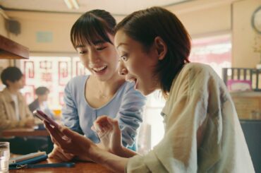 井桁弘恵、ラーメン屋で恋活！？ヒコロヒーが”天の声”を担当　Pairs新CM