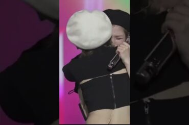 Twice サナ 感動の涙のアンコール / Twice Sana Tokyo Dome encore with happy tears coming back to Japan / #shorts