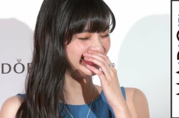 新川優愛、恋人ができない理由は「筧美和子」？　「PANDORA」表参道店1周年記念イベント会見2