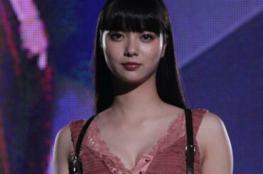 新川優愛、河北麻友子が「snidel」ステージに登場　「神戸コレクション2017 A／W」