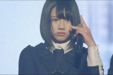 センターに立つ渡邉美穂