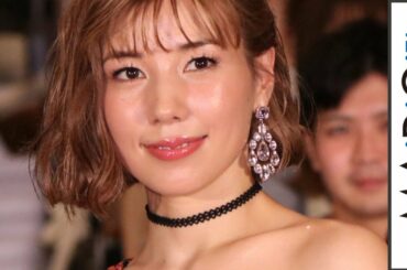 仲里依紗、華やかワンショルドレスで肩見せ＆美脚披露　黒島結菜はポールスミスのノースリーブドレス姿　「連続ドラマW　イアリー 見えない顔」完成披露試写会3