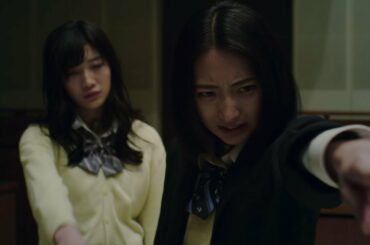 武田玲奈、血まみれ＆刃物を持って立ち尽くす…　主演映画「人狼ゲーム　インフェルノ」予告編が公開