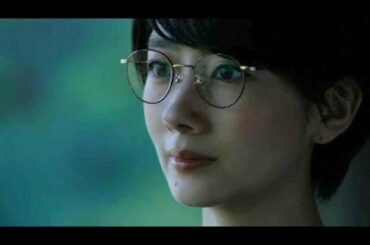 メガネ姿の透き通った波瑠の美しさに思わずうっとり／パリミキCM「美しい国の美しいめがね（京都）」篇15秒