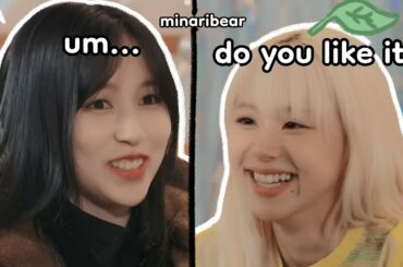 mina was more excited for chaeyoung's photo than her actual gift 💀