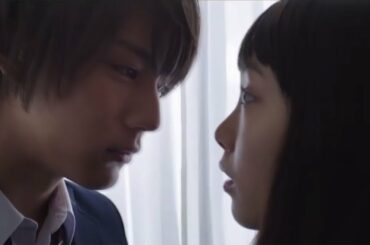 中川大志「カーテンの刑」飯豊まりえにキス！　映画「きょうのキラ君」特報