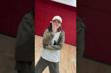 Itzy YEJI "Good Boy Gone Bad" challenge by TXT