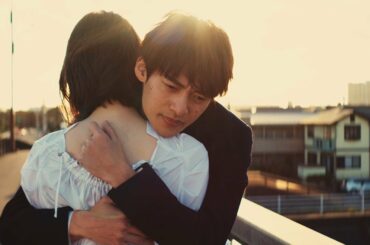 江野沢愛美と平田雄也が力強くハグ…　auじぶん銀行 住宅ローン 連続10秒ドラマ「運命の借換」第10話「運命」