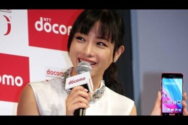 堀北真希＆石原さとみ登場！　NTTドコモ2013ー14年冬春モデル新商品発表会 囲み
