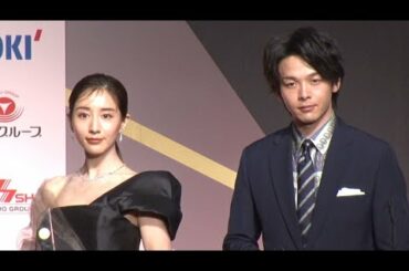 田中みな実＆ 中村倫也、ファッションへのこだわりは？（授賞式 ベストドレッサー賞／田中みな実  中村倫也）