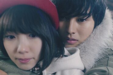 山崎賢人、飯豊まりえを“バックハグ”　「好きだ」と“胸キュン”告白　「Galaxy」ドラマCM