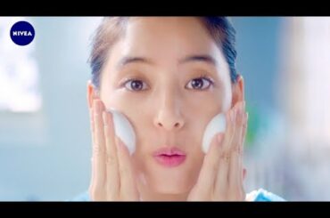 すっぴん新木優子が抜群の可愛さでハイテンション洗顔！ニベア花王 ミルキークリアCM＆メイキング