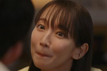 吉岡里帆、キュートなにらめっこ？ジーッと見つめる姿にドキッ　ロングコートダディ堂前透と仲良し夫婦に　「JINRO」新CM