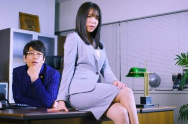 元Dream5大原優乃、スーツ姿でキュートすぎる歌唱披露！ラテン系の曲に乗せラップも　 古坂大魔王と“弁理士ユニット”