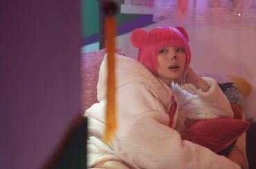 最上もが×OKAMOTO'S「オカモモズ」MV「やさしい世界」メーキング映像が公開