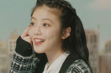 今田美桜、中条あやみにキュートな“アッカンベー”　同い年の2人が初共演！　GU新CM／2人が“負けない特技”明かすインタビューも