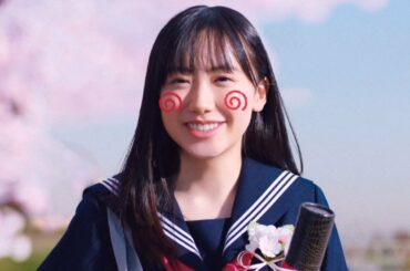 芦田愛菜“バカボン”が卒業　セーラー服姿で小池栄子＆出川哲朗に感謝の言葉　ワイモバイル新CM＆メーキング