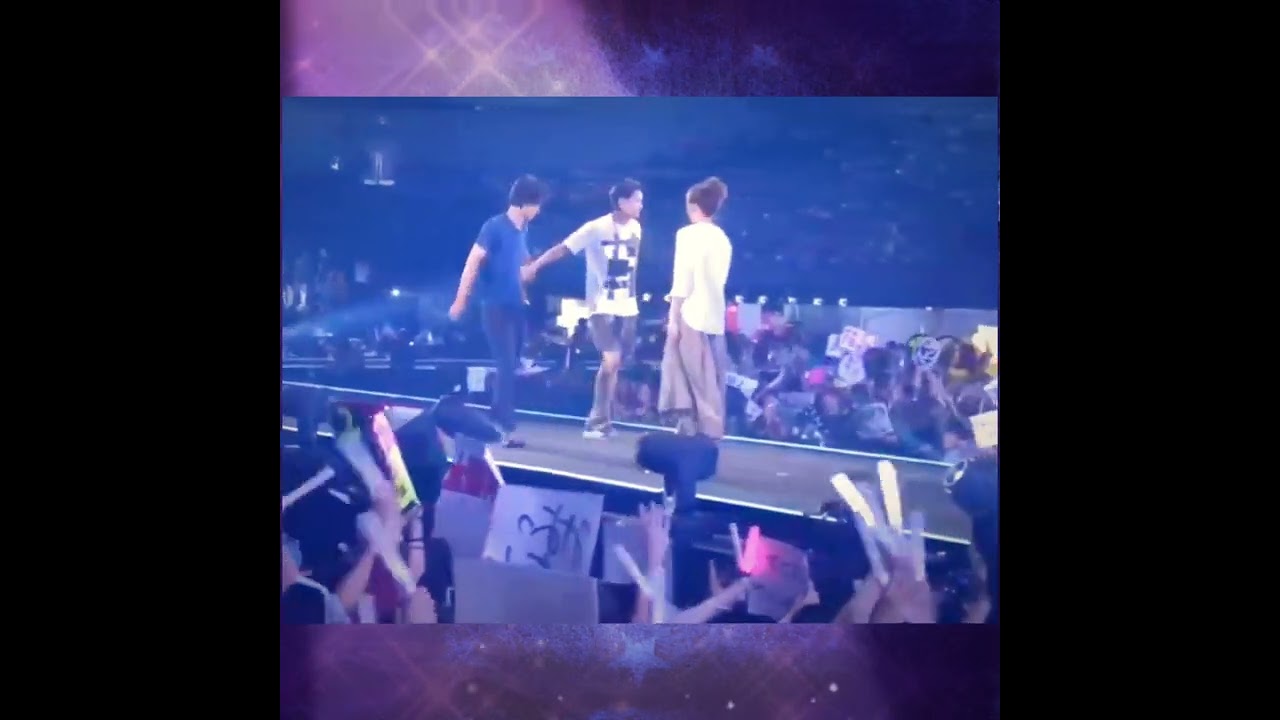 野村周平・山﨑賢人・桐谷美玲🌻手を繋いでランウェイを歩く 野村周平・山﨑賢人・桐谷美玲🌻手を繋いでランウェイを歩く