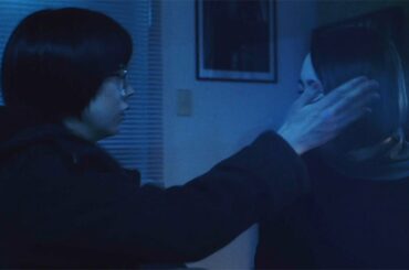 松本穂香×玉城ティナ、強烈ビンタの張り合い！　映画「恋のいばら」本編映像