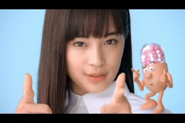 広瀬すず、クールな表情でねらい撃ち決めポーズ　『新コンタック かぜEX』新CM「ねらい撃ち篇」