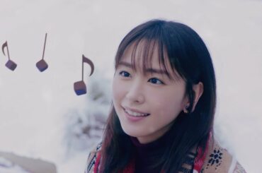 新垣結衣がピアノで弾き語り披露！かわいすぎる歌声にメロメロ　明治『メルティーキッス』新TV-CM「雪原のピアノ」篇