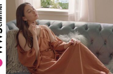 新木優子、肩あきワンピでくつろぎ生歌を披露