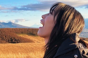 南沙良、富士山を食べる？　味は「しょっぱかったです」　CM撮影でおちゃめな姿　セイコーエプソン新CMメーキング