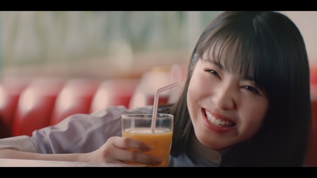 浜辺美波、有村架純に小悪魔なイタズラ表情でチクる 萩原利久は問い詰められあたふた 『JA共済』新CM「新人」篇&メイキング&インタビュー 浜辺美波、有村架純に小悪魔なイタズラ表情でチクる 萩原利久は問い詰められあたふた 『JA共済』新CM「新人」篇&メイキング&インタビュー