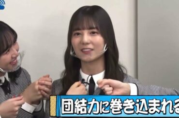 囲み取材を受ける小坂菜緒ちゃん