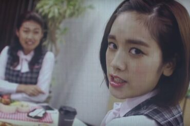 筧美和子、横澤夏子の“先輩感”にイラッ？制服姿も披露　「神戸コレクション2016 A/W」