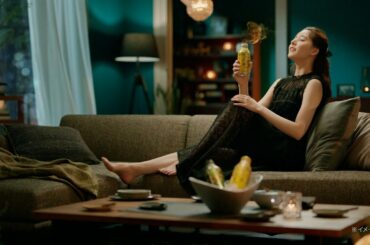 アサヒザレモンクラフト CM 「この香り、衝撃（一口どーお？）」篇 15秒 新木優子