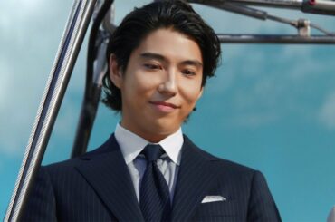 賀来賢人、安藤サクラと気球に乗る　街を見渡し優しいほほ笑み　NTTコミュニケーションズ新CM「スマートシティ篇」