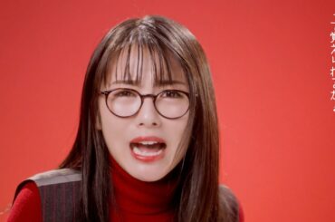 浜辺美波、メガネ姿で取り乱し激怒!?「覚えられるか！」　“牛にまつわるダジャレ”披露『ロッテガーナ』WEB動画「どっちなガーナ？ コーヒー派 ミルク派」篇
