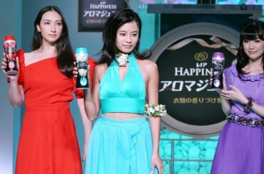 「香りが見える」ランウェイ 　こじるり、優希美青らが魅了