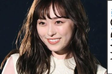 ＜TGC しずおか＞福原遥、キュートすぎるウインク！