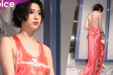 三吉彩花、背中が大きく開いた大胆ドレス　ピンクカラーで春らしく