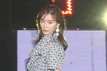 松本まりか、オーラ全開でガルアワステージにシークレット登場！『GirlsAward 2022 SPRING/SUMMER』