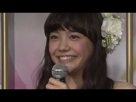 松井愛莉「制服で思い出を作りたい」「フェラガモ」期間限定店オープンイベント(3) 松井愛莉「制服で思い出を作りたい」「フェラガモ」期間限定店オープンイベント(3)