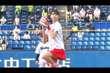 モー娘。牧野真莉愛、ミニスカユニフォームで始球式（始球式 セ・パ交流戦／モーニング娘。’21 牧野真莉愛）