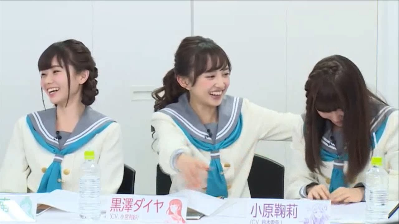 小宮有紗に大きなハグをスルーされてヘコむ鈴木愛奈 小宮有紗に大きなハグをスルーされてヘコむ鈴木愛奈