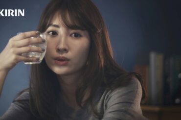 AKB48小嶋陽菜、お酒片手に女性の本音つぶやく　キリンビール『キリン 皮ごこち』6秒WEB動画一挙9本公開