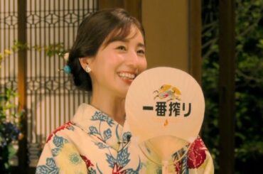 田中みな実、しっとり花柄浴衣×まとめ髪で大人のムード