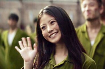 謎の美女＝今田美桜とクロちゃんがデキてる!? 衝撃展開の連続!!／新TVCM「モンストプリズン朝礼」篇（60秒）