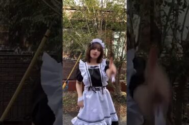 路地裏でメイド服曝け出してみました