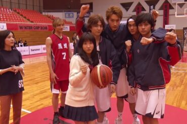 土屋太鳳、制服姿で見事なシュート！抜群の運動神経披露　北村匠海、小関裕太らのナイスプレーも　映画「春待つ僕ら」特別映像が公開