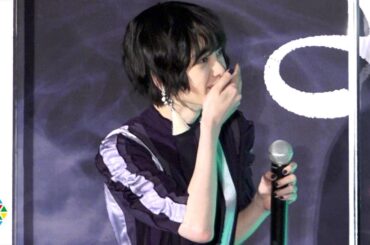 平手友梨奈、舞台あいさつで笑い止まらず赤面「ちょっと待って…」　滝藤賢一のイジりに困惑　映画『さんかく窓の外側は夜』完成披露試写会