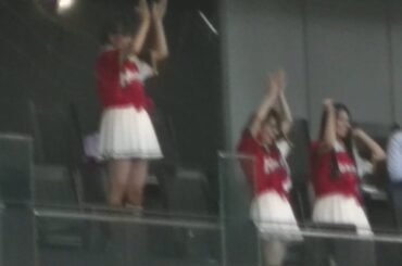 稲葉ジャンプを楽しむAKB48（大島優子・倉持明日香・島田晴香）　コンサートでやって！